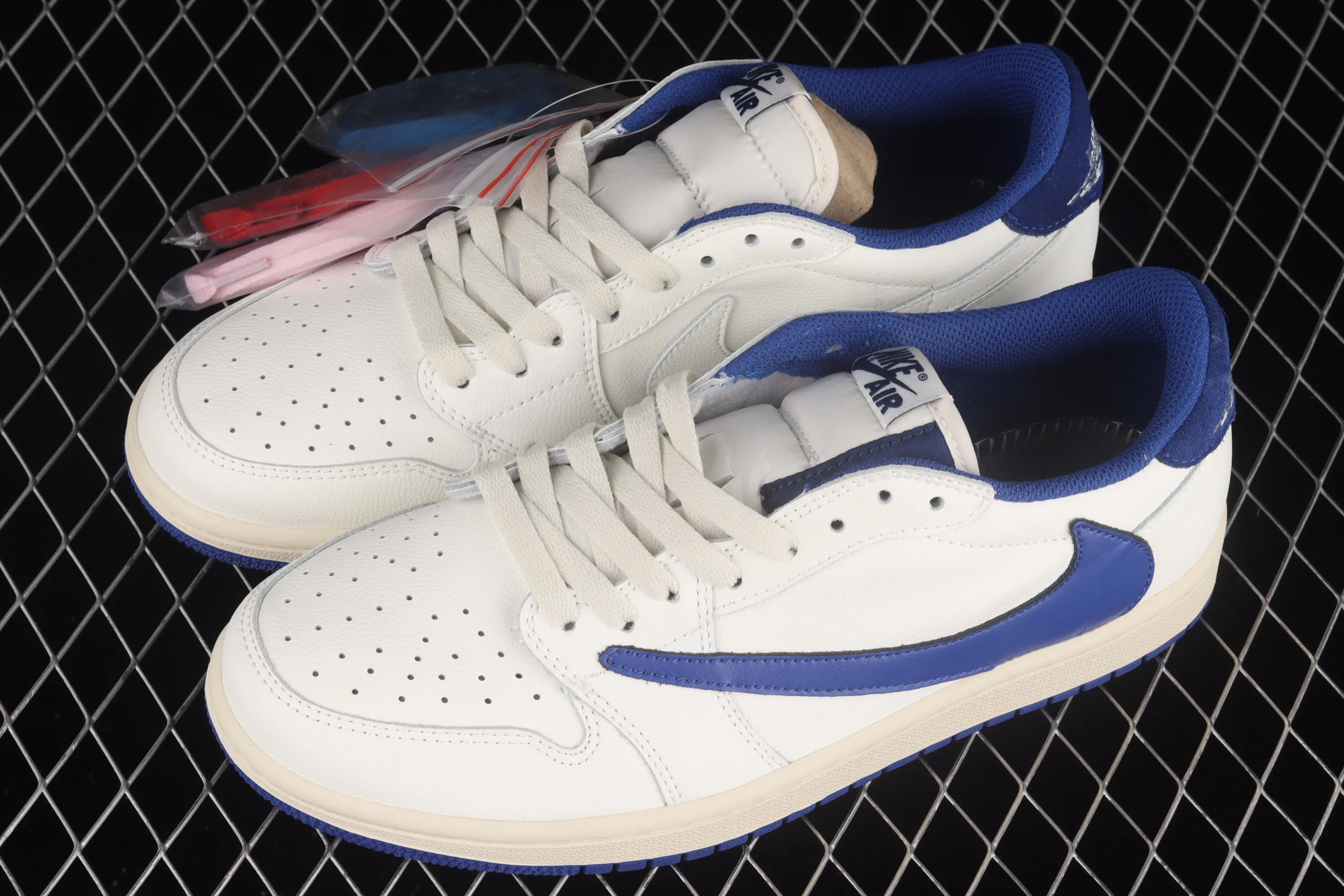 All categories Air Jordan Jordan series basketball shoes Air Jordan 1 Low Travis Scott x Air Jordan 1 Low AJ1 Joe 1 white and blue inverted low-top cultural sneakers DM7866-166